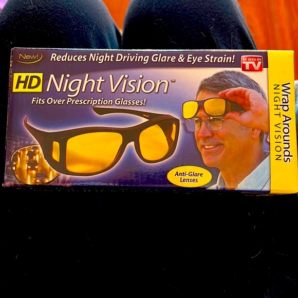 Brand New sealed in Box HD NIGHT VISION. FITS OVER PRESCRIPTION GLASSES. - Picture 1 of 8